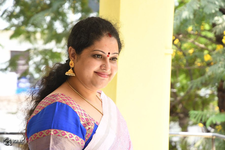 Raasi-Interview-About-Lanka